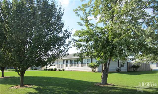706 Countryside Dr, Ossian, IN 46777 photo 2