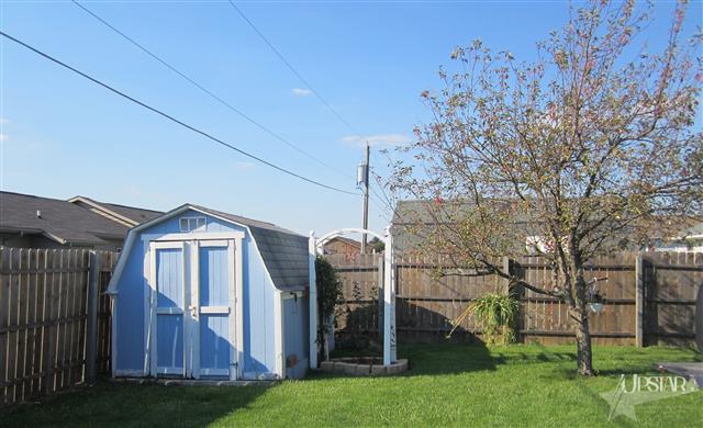 706 Countryside Dr, Ossian, IN 46777 photo 3