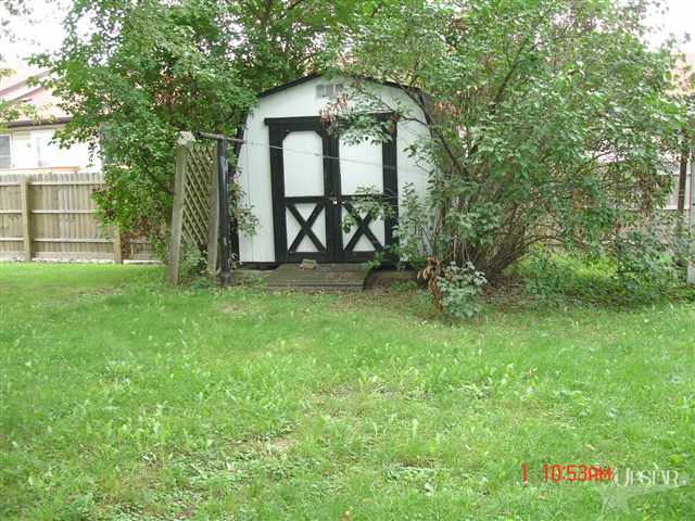 511 N Oak St, Columbia City, IN 46725 photo 2