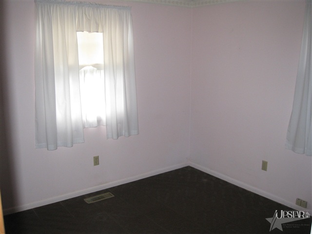 2810 Pinewood Dr, Fort Wayne, IN 46809 photo 6