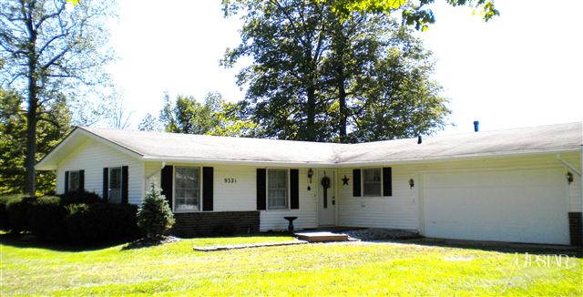 9321 S Marion Rd, Warren, IN 46792 photo 2