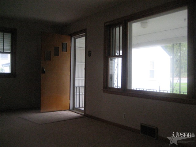 3808 Oxford St, Fort Wayne, IN 46806 photo 2