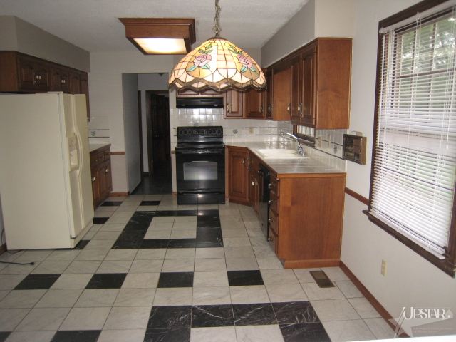 8427 Greenwich Ct, Fort Wayne, IN 46835 photo 4