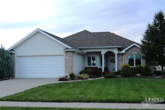 3204 Troutwood Dr, Fort Wayne, IN 46818 photo 1