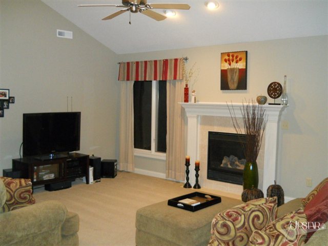 3204 Troutwood Dr, Fort Wayne, IN 46818 photo 3
