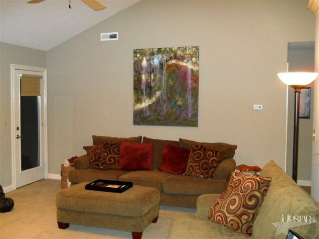 3204 Troutwood Dr, Fort Wayne, IN 46818 photo 4