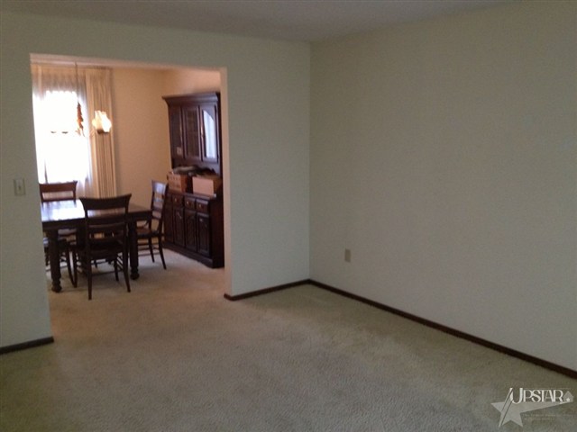 7608 Sunderland Dr, Fort Wayne, IN 46835 photo 2
