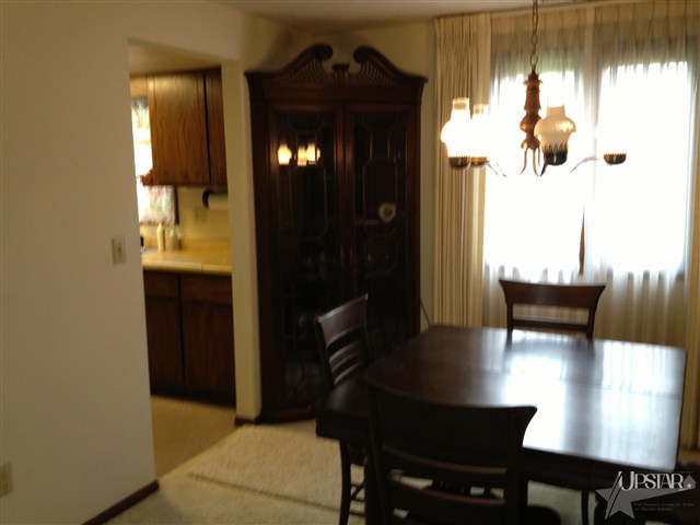 7608 Sunderland Dr, Fort Wayne, IN 46835 photo 3