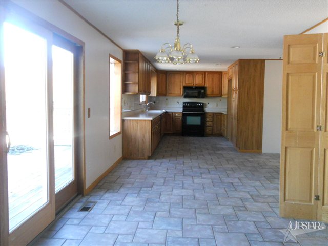 9212 Thunder Hill Pl, Fort Wayne, IN 46804 photo 4