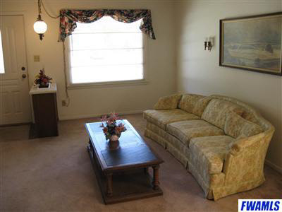 2524 Darlene Ct, Fort Wayne, IN 46802 photo 2