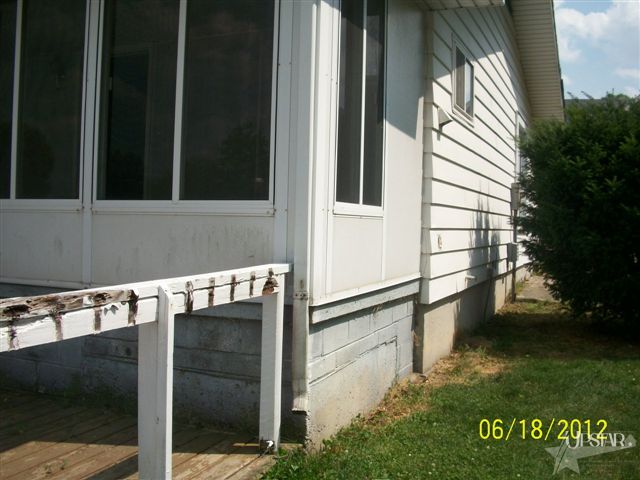 45 E Walnut, Poneto, IN 46781 photo 22