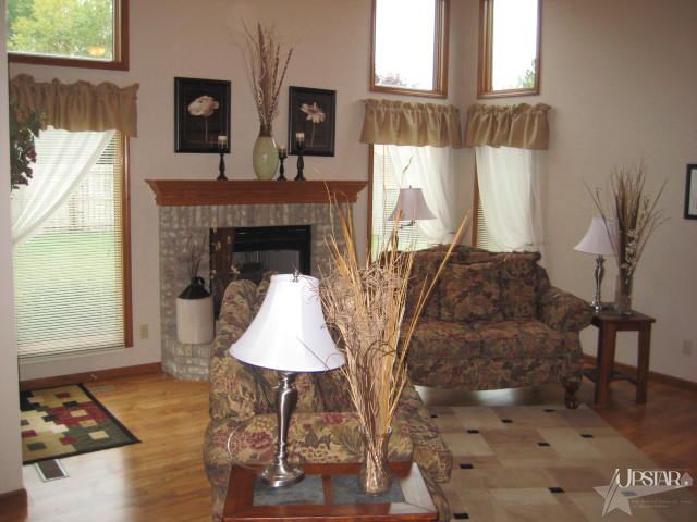1504 Parlor City Dr, Bluffton, IN 46714 photo 5