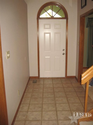 1504 Parlor City Dr, Bluffton, IN 46714 photo 3