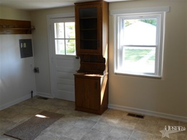 408 N Oak St, Columbia City, IN 46725 photo 8