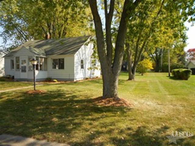 408 N Oak St, Columbia City, IN 46725 photo 2