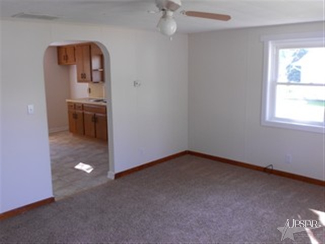 408 N Oak St, Columbia City, IN 46725 photo 4