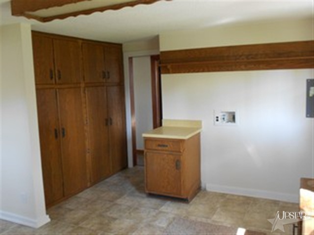 408 N Oak St, Columbia City, IN 46725 photo 9