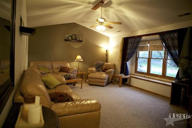 915 Prairie Ln, Ossian, IN 46777 photo 3