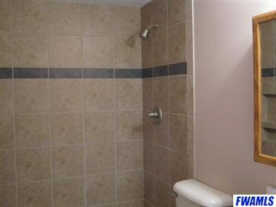 640 Willowbrook Trl, Bluffton, IN 46714 photo 9