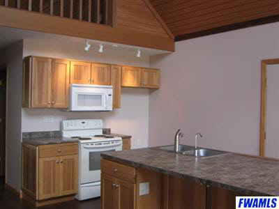 640 Willowbrook Trl, Bluffton, IN 46714 photo 2