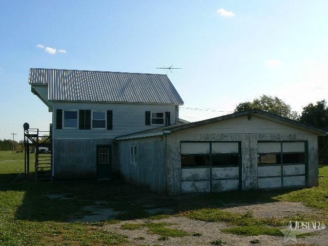 21132 Monroeville Rd, Monroeville, IN 46773 photo 3
