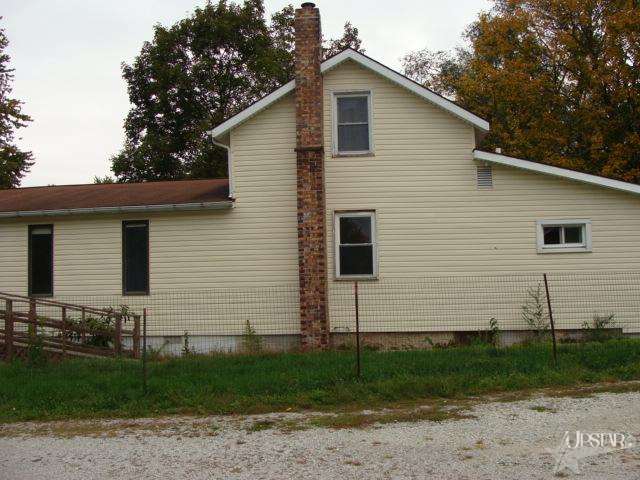 803 Olinger St, Huntington, IN 46750 photo 2