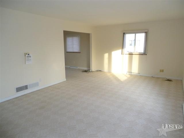 3227 Oakwood Dr, Fort Wayne, IN 46816 photo 3
