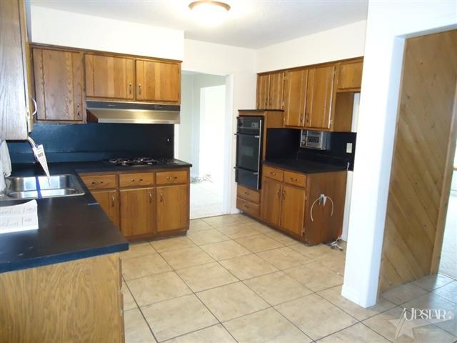 3227 Oakwood Dr, Fort Wayne, IN 46816 photo 2