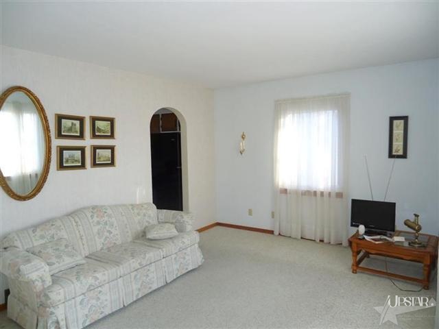 2330 Cambridge Blvd, Fort Wayne, IN 46808 photo 2