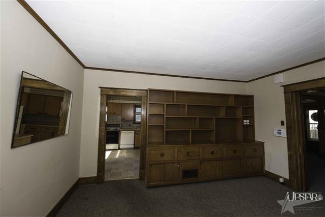 925 Kinnaird Ave, Fort Wayne, IN 46807 photo 5