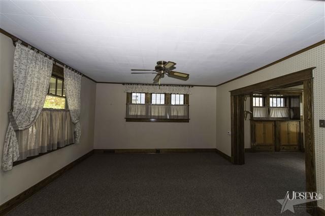925 Kinnaird Ave, Fort Wayne, IN 46807 photo 4