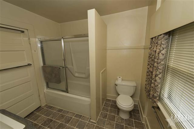 925 Kinnaird Ave, Fort Wayne, IN 46807 photo 9