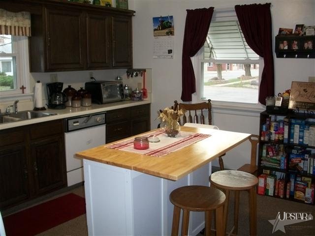 207 E Front St, South Whitley, IN 46787 photo 9