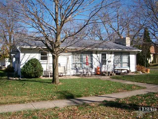 207 E Front St, South Whitley, IN 46787 photo 1