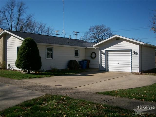 207 E Front St, South Whitley, IN 46787 photo 15