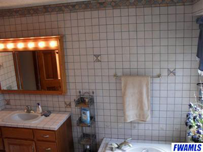 1234 Woodridge Dr, Decatur, IN 46733 photo 17
