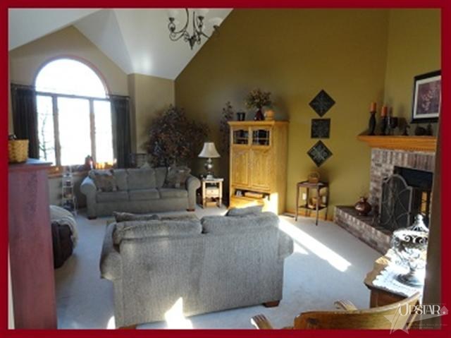 8927 Strathmore Ln, Fort Wayne, IN 46818 photo 5
