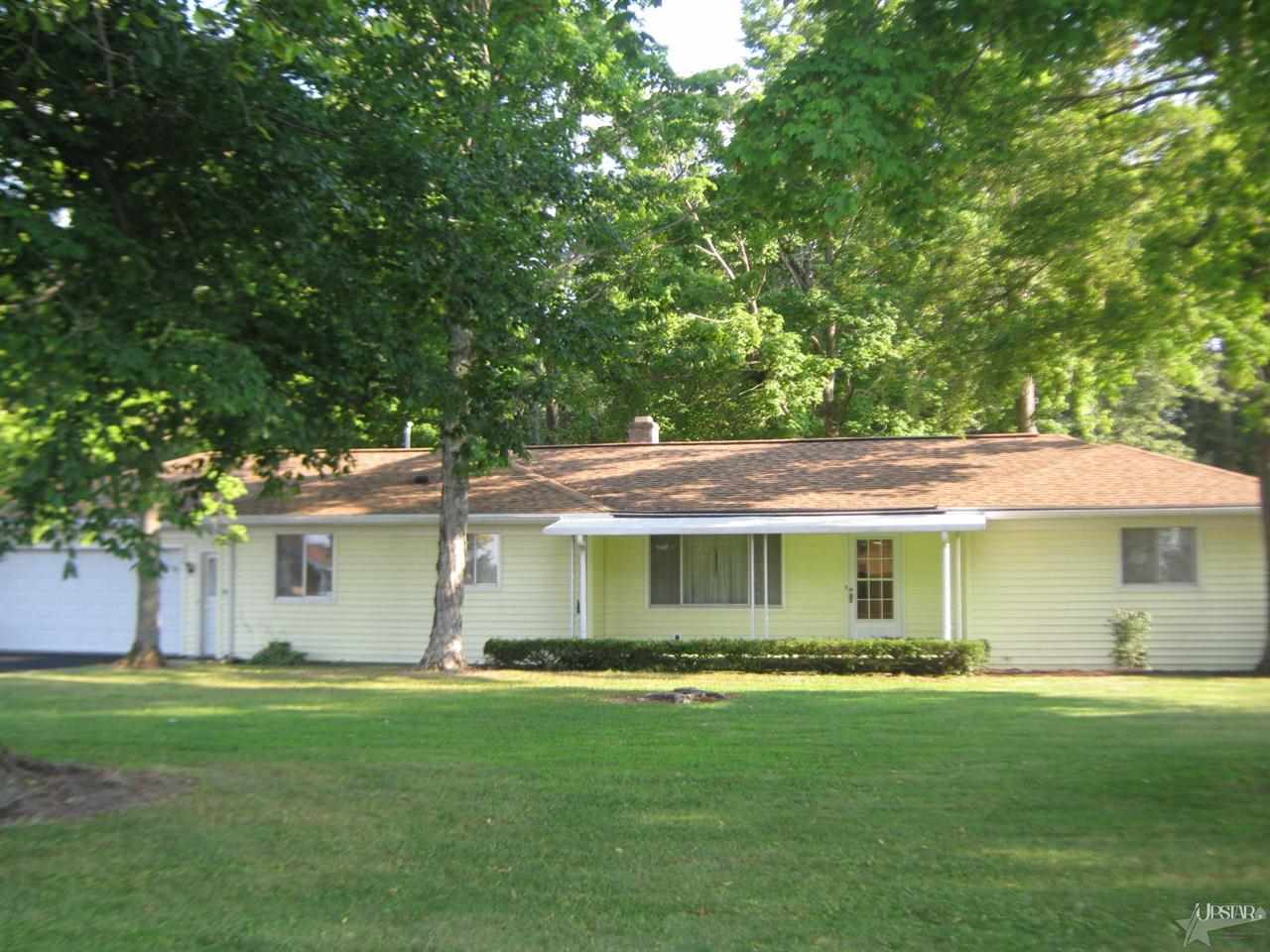 336 E Dustman Rd, Bluffton, IN 46714 photo 2