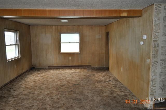 205 N Railroad St, Geneva, IN 46740 photo 6