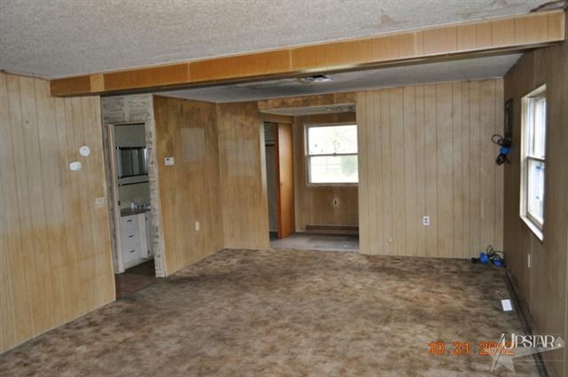 205 N Railroad St, Geneva, IN 46740 photo 7