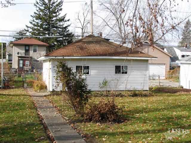 2926 Oliver St, Fort Wayne, IN 46806 photo 2