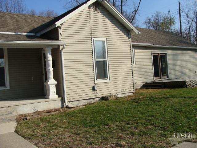 607 Riverside Dr, Huntington, IN 46750 photo 3