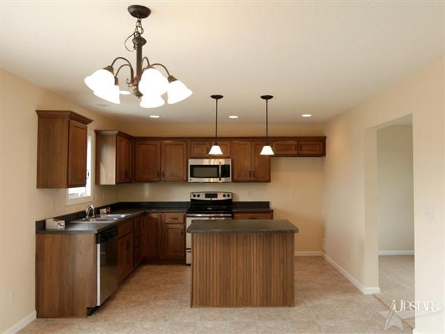 4502 Haney Ct, New Haven, IN 46774 photo 2