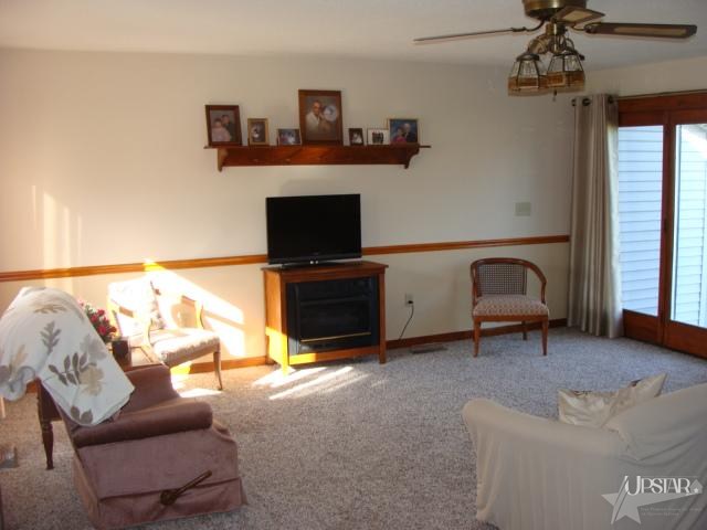 701 N Wayne St, Warren, IN 46792 photo 5