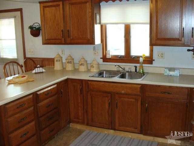 701 N Wayne St, Warren, IN 46792 photo 6