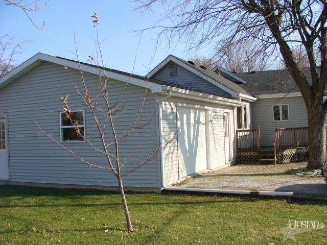 701 N Wayne St, Warren, IN 46792 photo 3