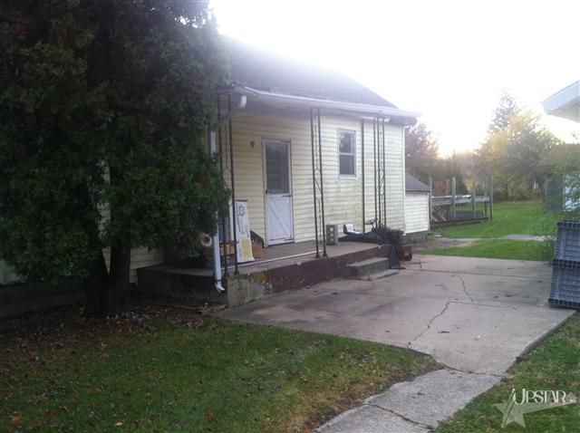 1750 Etna Ave, Huntington, IN 46750 photo 1