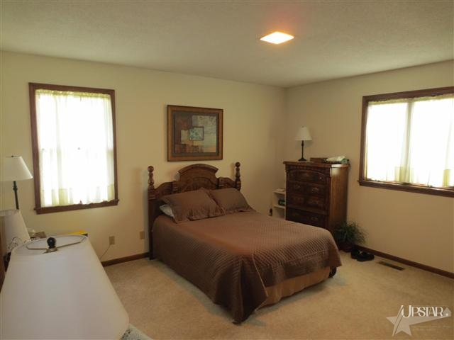1409 Canterbury Dr, Decatur, IN 46733 photo 8