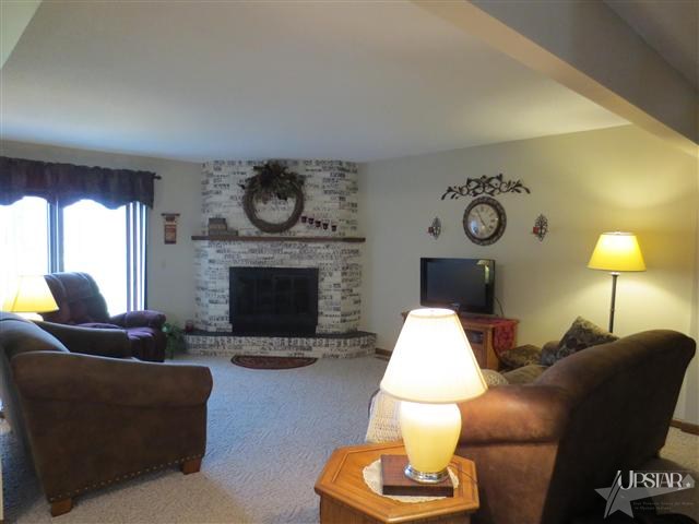 1409 Canterbury Dr, Decatur, IN 46733 photo 2