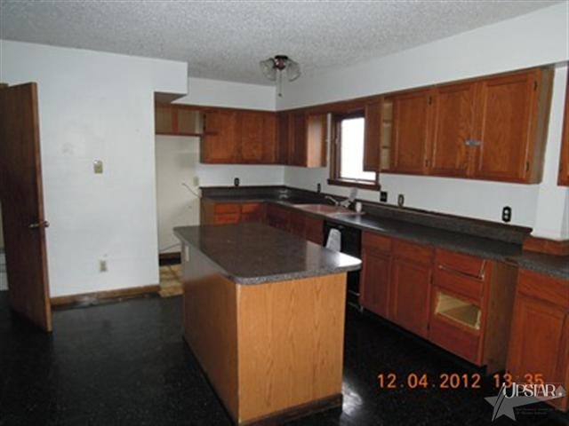 137 E Creighton Ave, Fort Wayne, IN 46803 photo 4